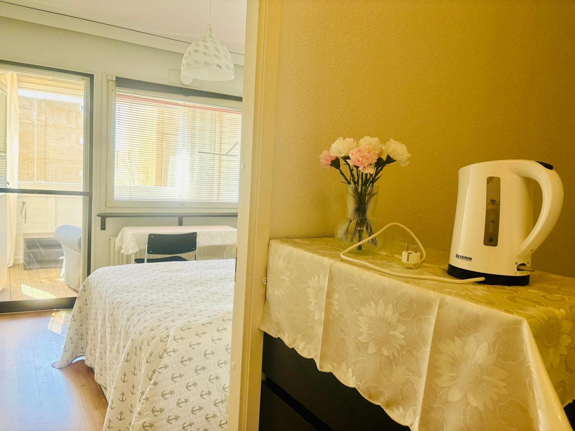 Private Rooms Near Metro, Free Parking,Direct Bus From Airport 헬싱키 외부 사진